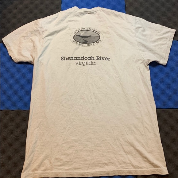 ❗️3 for 15❗️ t-shirt - Picture 2 of 2